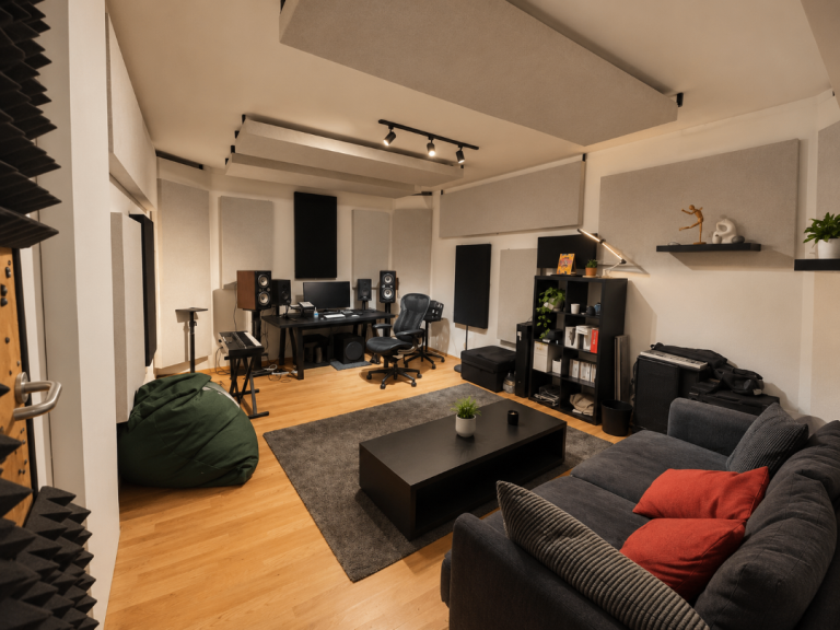 400 sq ft Recording Studio With Isolated Live Room / Music Production Suite in East London E14