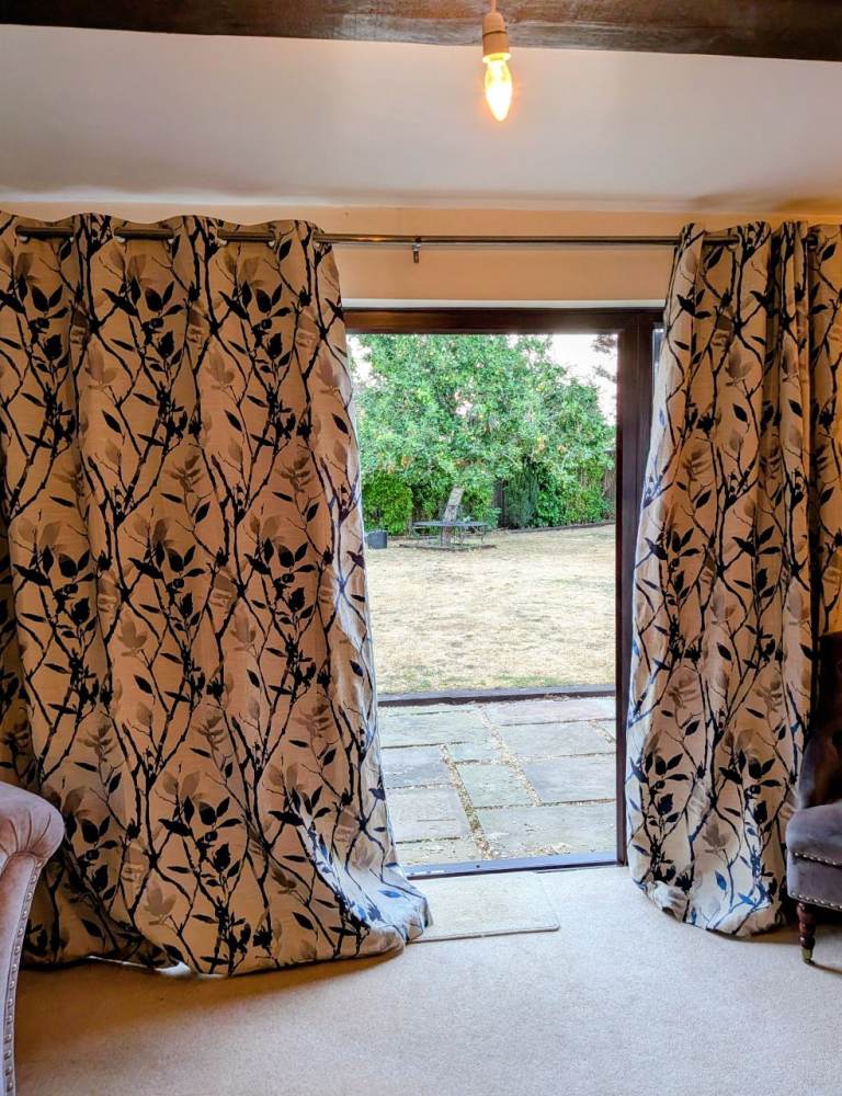 2 pairs of matching curtains