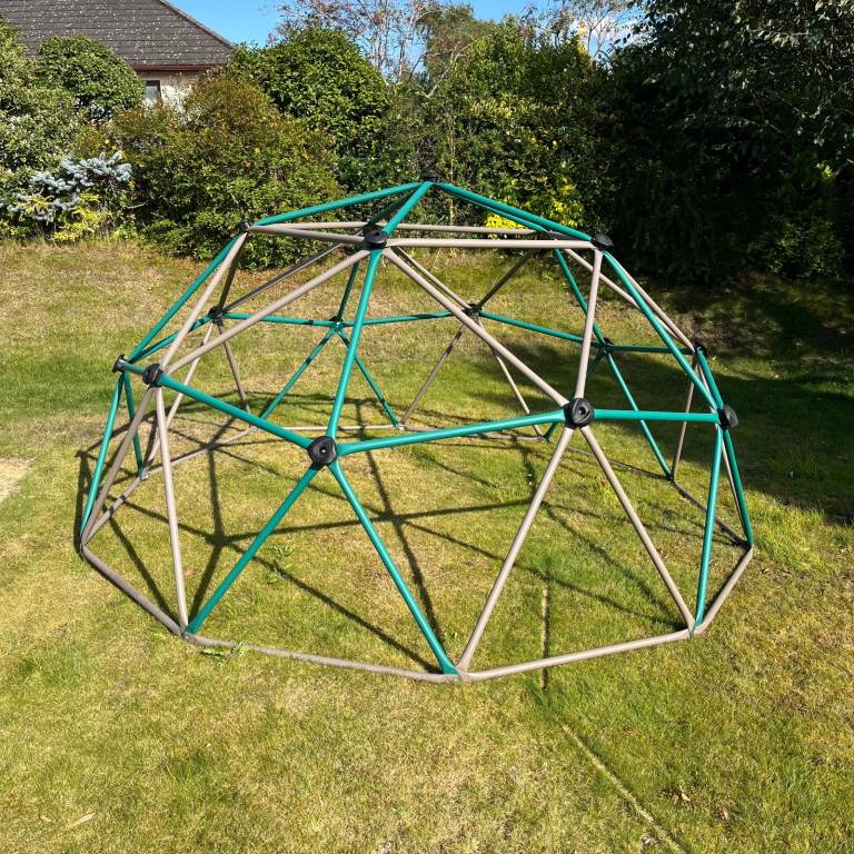 Lifetime Dome Climber 10ft W x 5ft H Climbing Frame 90136. Disassembled. Excellent Condition!