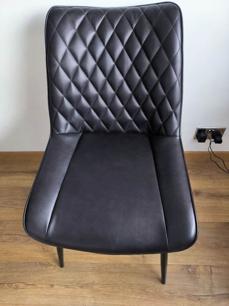4 BLACK DINING CHAIRS