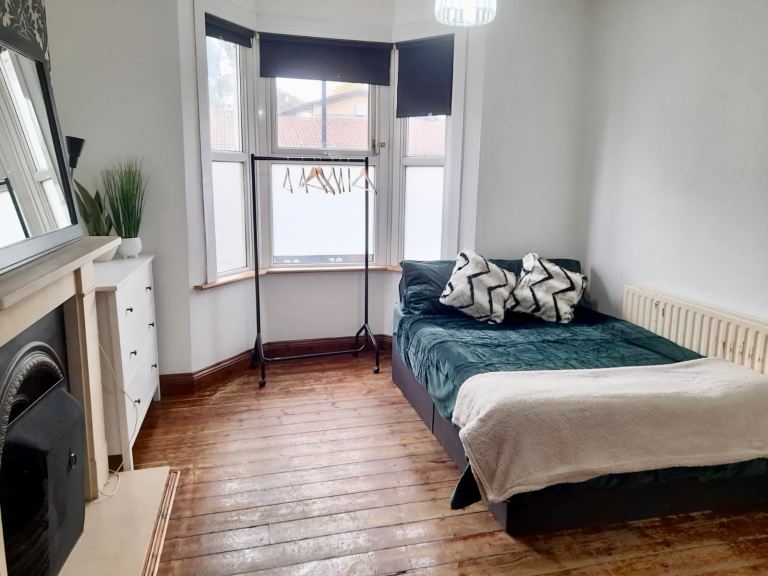 *** Double Room Address: Croyland Road, Edmonton N9 