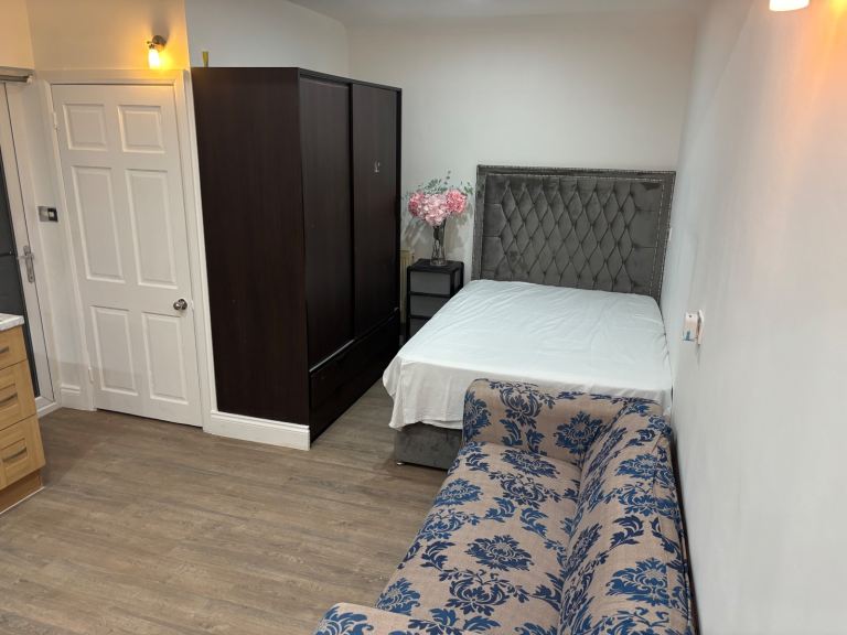 Studio Flat in Ilford/Redbridge.