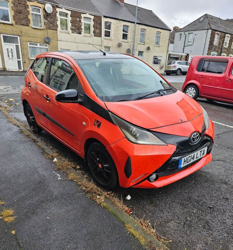 Toyota, AYGO, Hatchback, 2014, Manual, 998 (cc), 5 doors