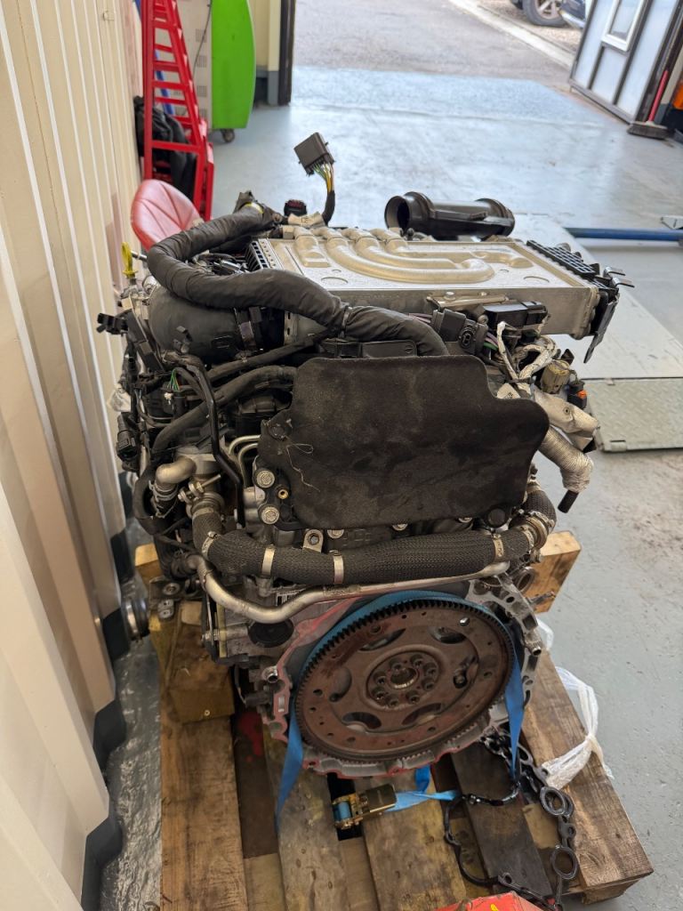 Range Rover 2021 3L diesel engine