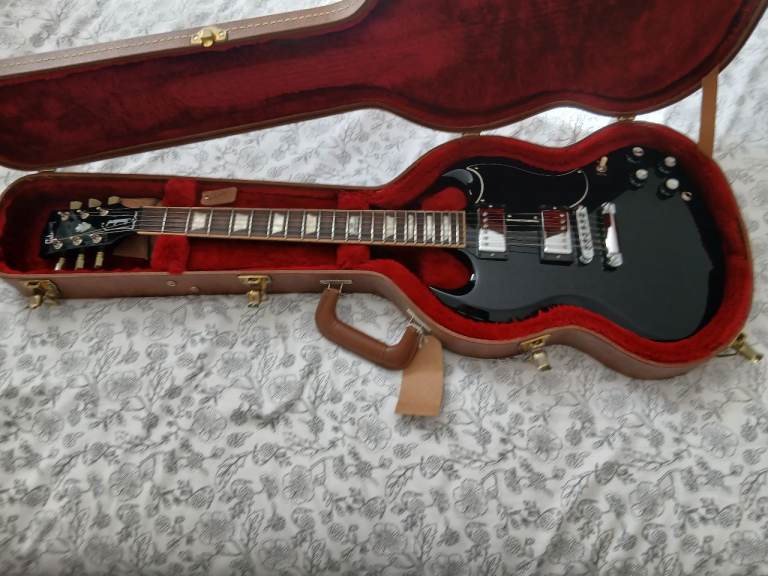 Gibson SG Standard 2014 Ebony with Gibson Brown Case 