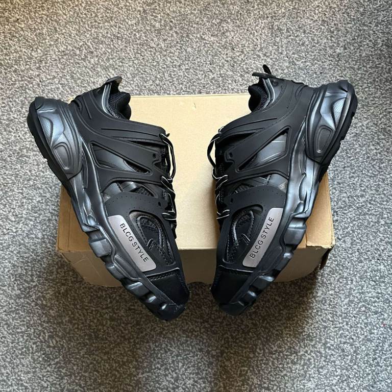 BLCG style track runners black