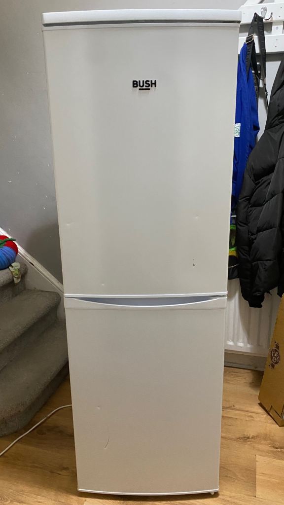 Small fridge freezer 