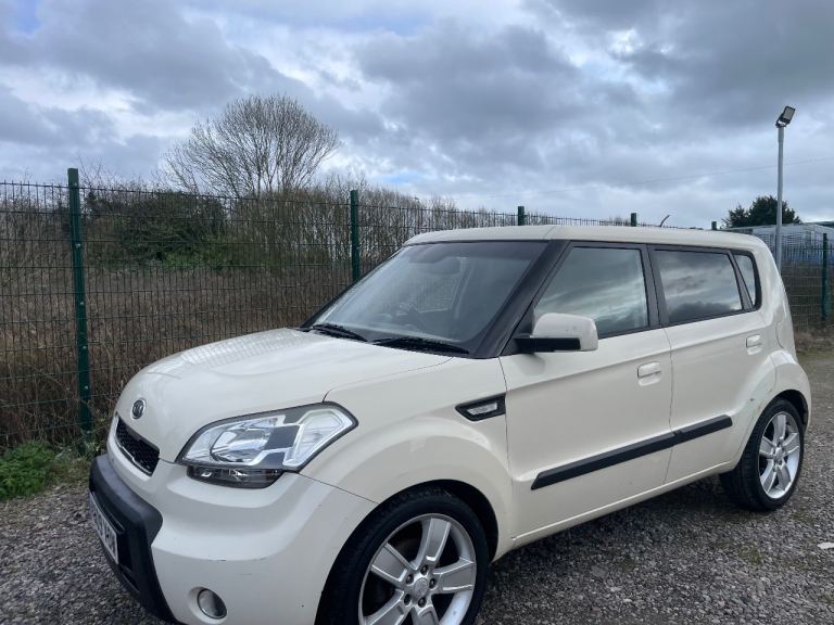 KIA SOUL 1.6 SHAKER PETROL 09 REG CREAM 5 DOOR MOT AUGUST 6TH 2026 LOW INSURANCE 40+MPG