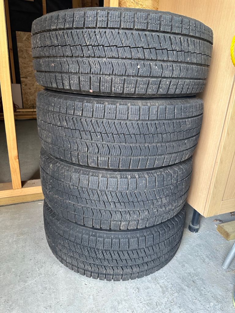 Bridgestone Blizzak VRX2. 205/55 R16  5 Stud. (VW Golf or similar)