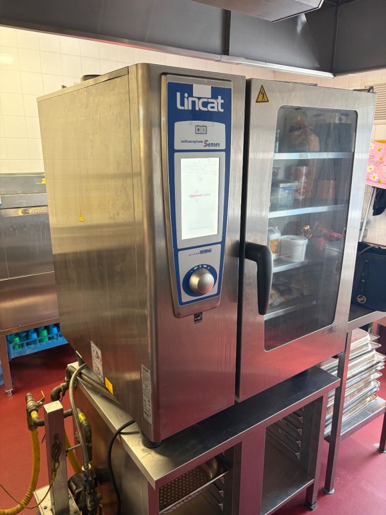 Lincat 01 - 5 series - self cooking centre - commercial oven - 10 grid
