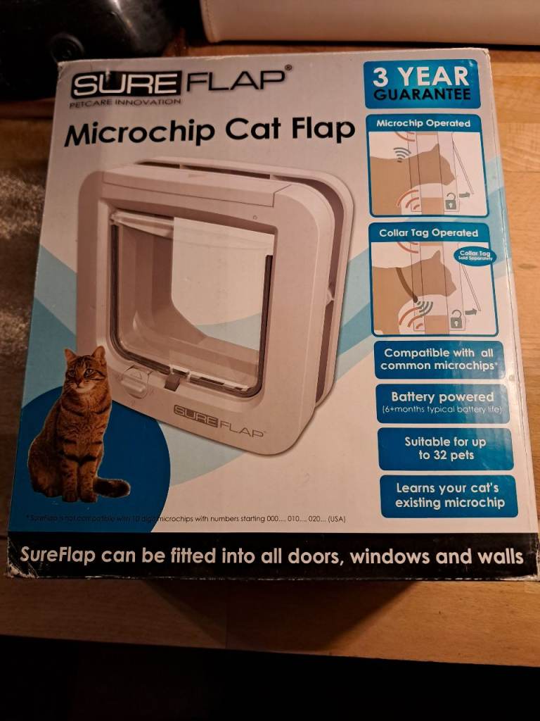 Microchip cat flap