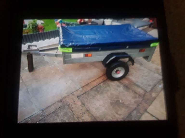 B.t.h galvanised trailer 5x3 as lift out tailgate new tyres new mudgaurds new rain cover 