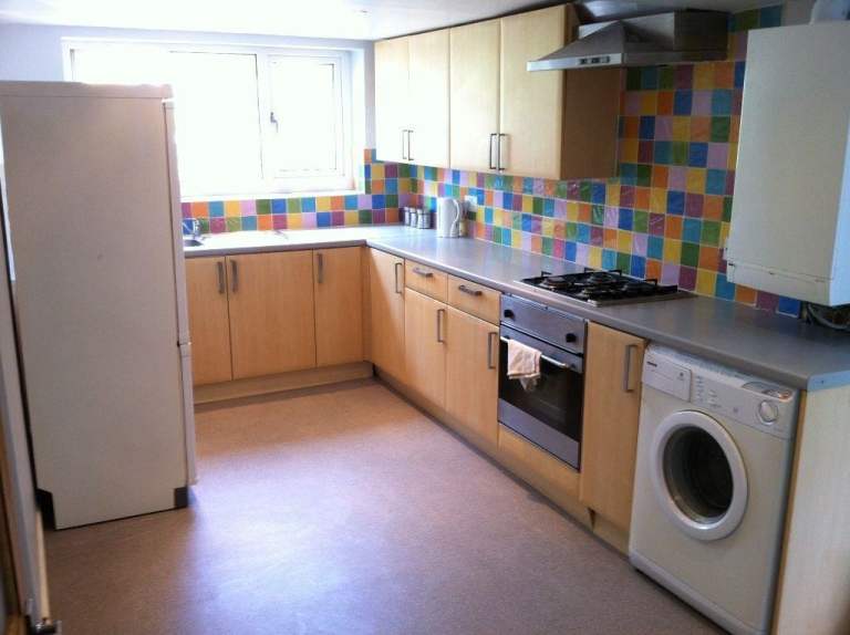 AVAILABLE STRAIGHTAWAY.. NEWLY REFURB. 1BEDROOM FLAT IN GRAVESEND - DA12 1EY FOR JUST £1245pcm