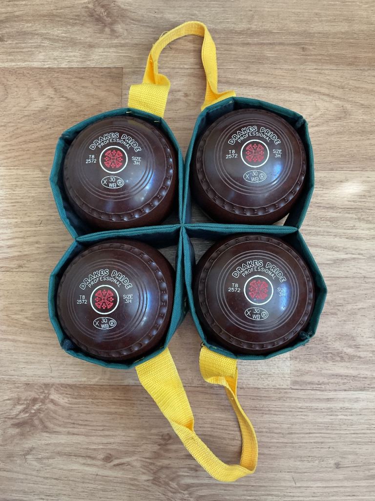 Drakes Pride Professional Bowls, Size 3H, WB 30 plus 4 and 2 ball carriers.