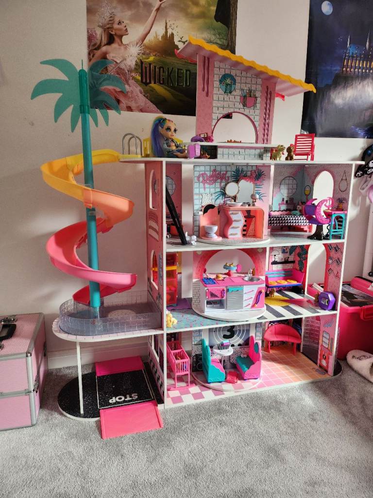 LOL dolls house