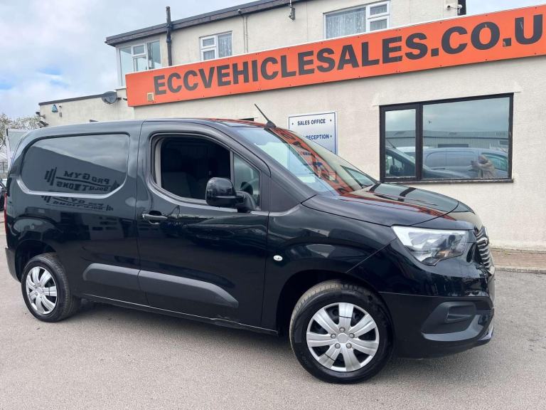 2021 Vauxhall Combo 1.5 Combo 2300 Sportive L1H1 3 SEATER Panel Van Diesel Manua
