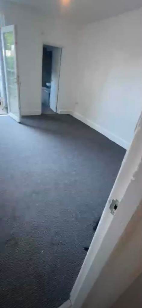 Lovely Studio Flat with Private Garden Aberdeen Road HA3