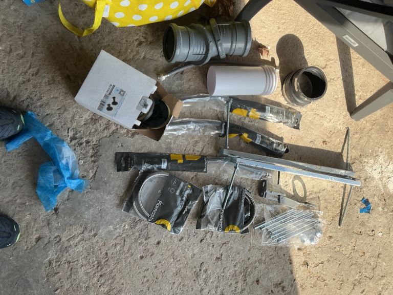 Various plumbing parts all new cost over £120 left over from bathroom job