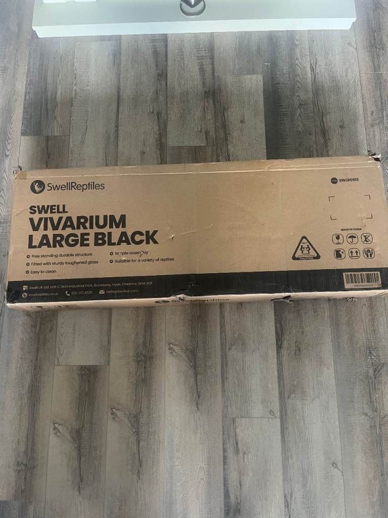 Swell Reptiles Vivarium, Large, Black,  115 x 38 x 42cm.  Reptile Housing