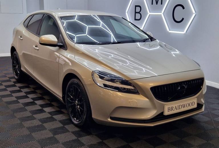 2017 Volvo V40 2.0 D3 Momentum Nav Plus Hatchback 5dr Diesel Manual Euro 6 (s/s) (150 ps) Hatchba...
