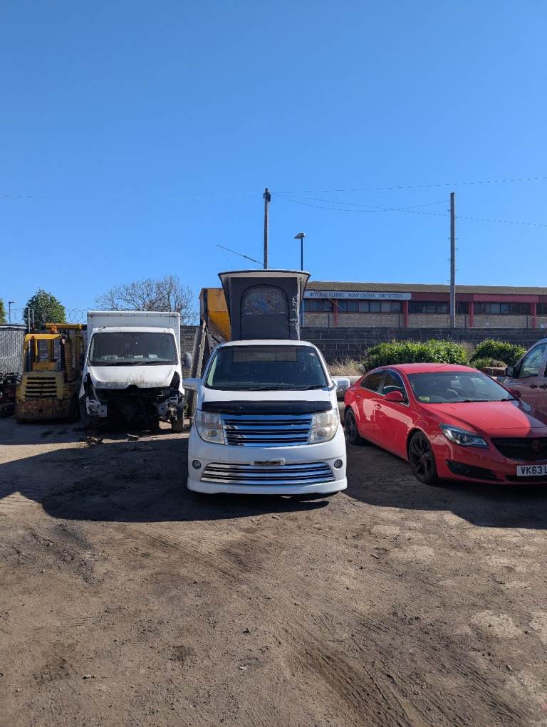 Nissan elgrand breaking 2007