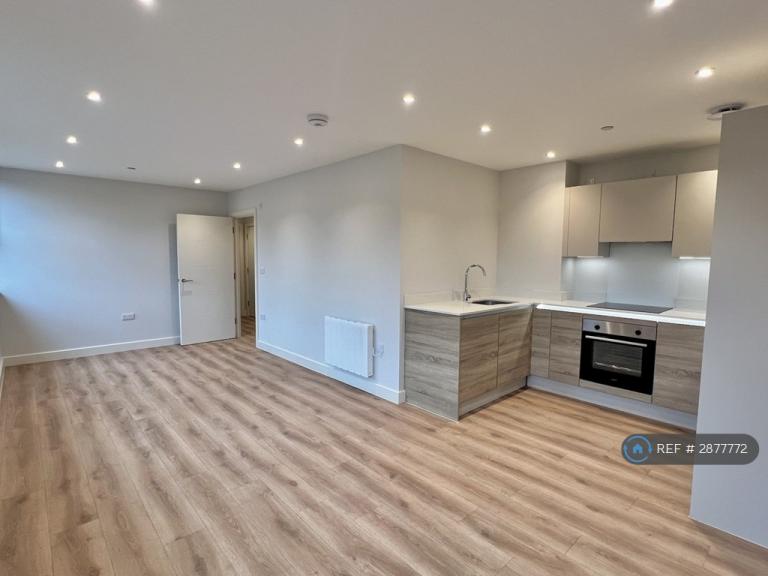 1 bedroom flat in Richmond House, Bournemouth, BH2 (1 bed) (#2877772)