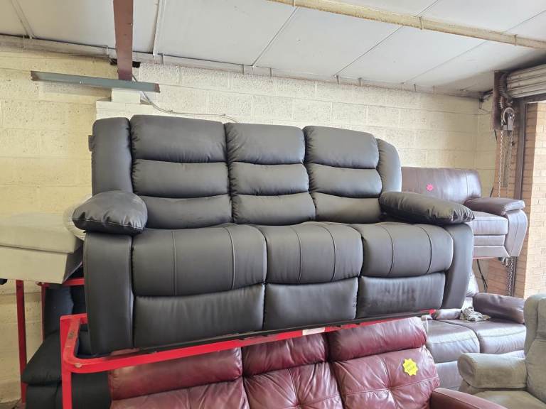 Black Leather 3 Seater Manual Recliner Sofa