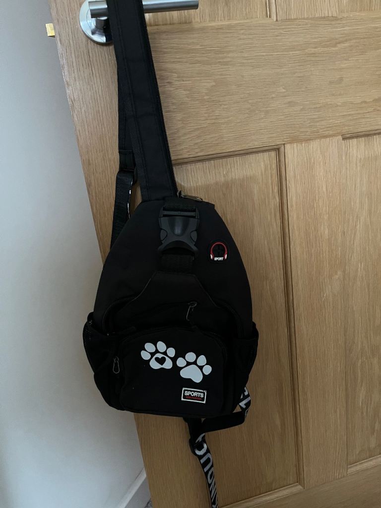 Crossbody dog walking bag