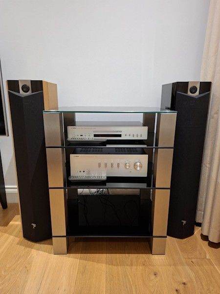 Hi-Fi System (Yamaha A-S300, Yamaha CD-300, Pair Focal Chorus 716 V, Hi-Fi Rack)