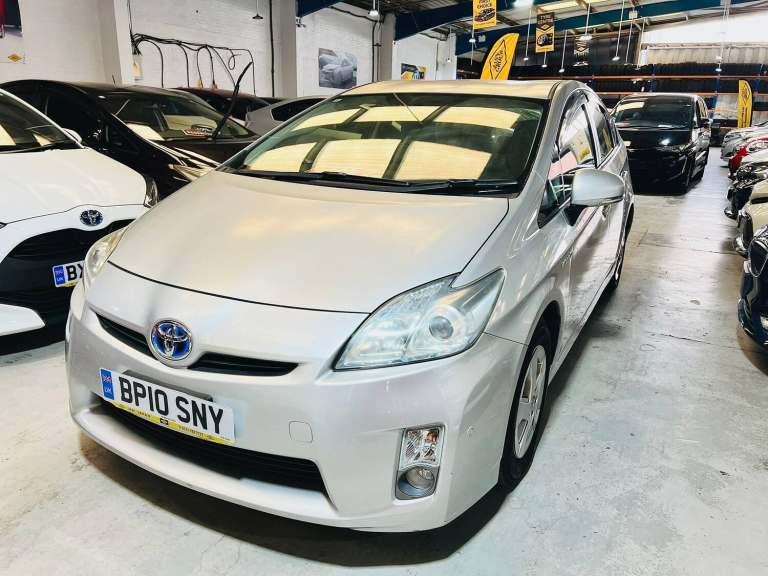 2010 Toyota Prius Toyota Prius  silver  2010 5 Seater  1.5L Hybrid Petrol .