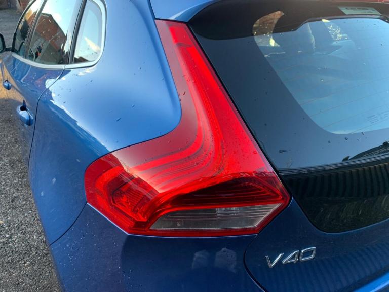 2016 Volvo V40 D2 [120] R DESIGN Nav Plus 5dr HATCHBACK DIESEL Manual