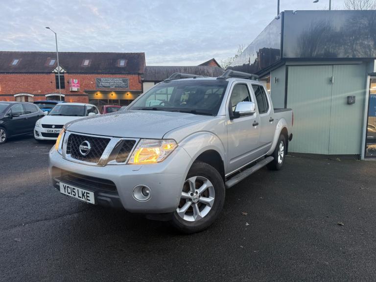 2015 Nissan Navara Double Cab Pick Up Tekna 2.5dCi 190 4WD PICK UP Diesel Manual