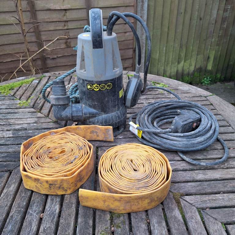 TITAN 750w dirty water pump and lay flat hoses