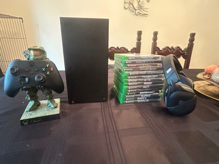 Xbox Series X Console, Games and Turtle Beach Headset