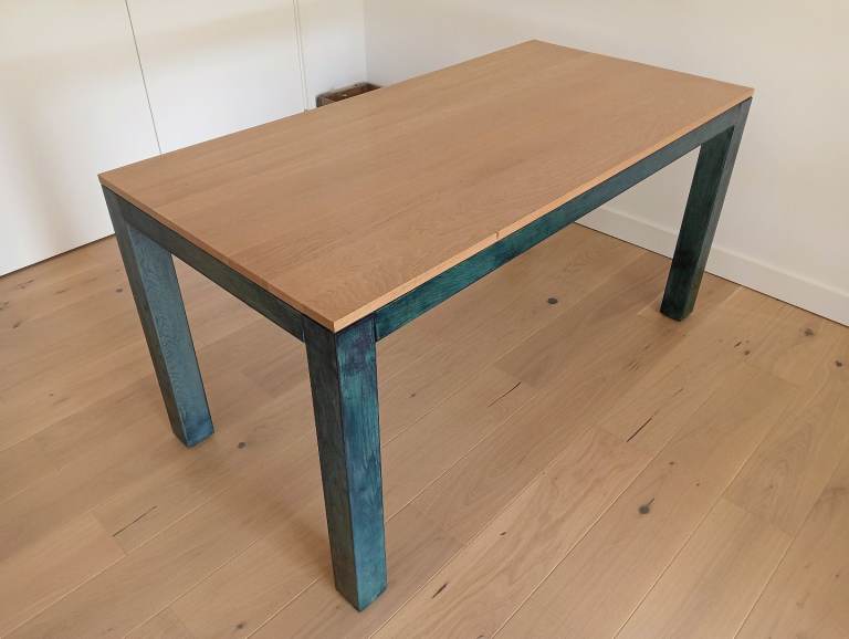 Oak dining table 