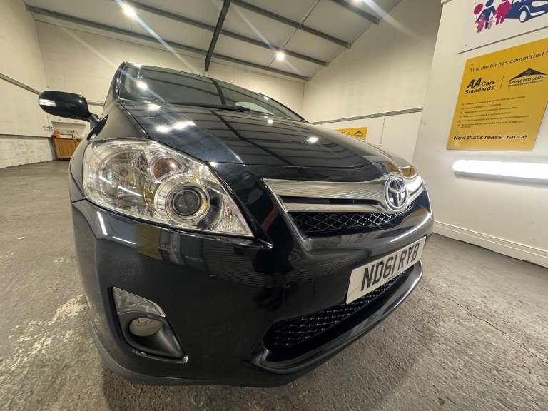 TOYOTA AURIS 1.8 VVT-h T4 2012