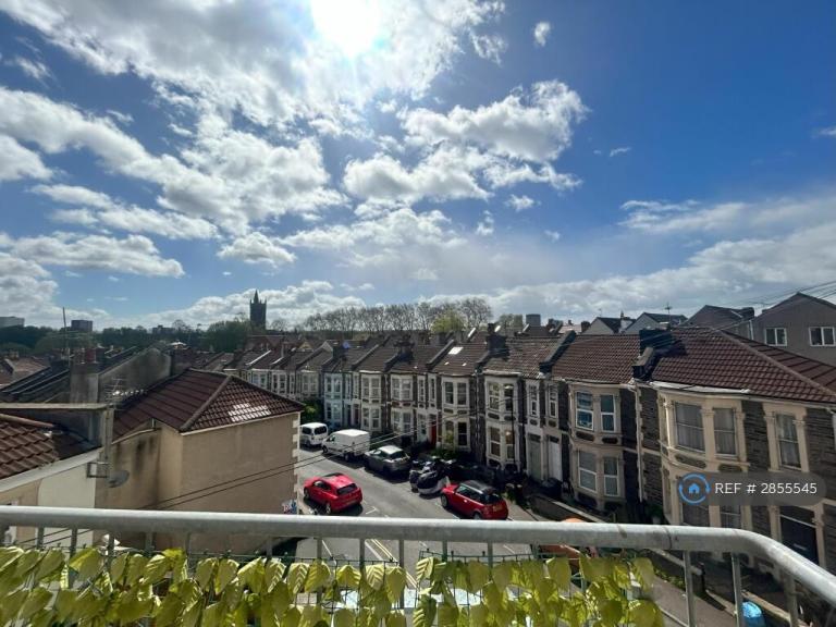 2 bedroom flat in Lower Ashley Road, Bristol, BS2 (2 bed) (#2855545)