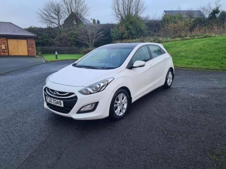 2012 Hyundai I30 Style Nav 1.4 Petrol......GENUINE LOW MILES 