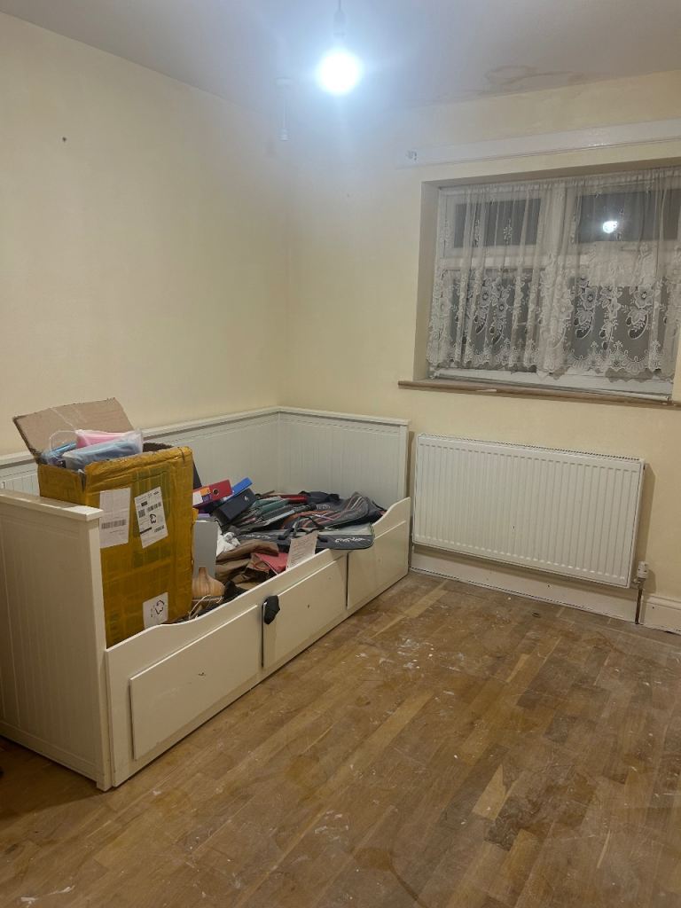 Two bedroom studio with toilet