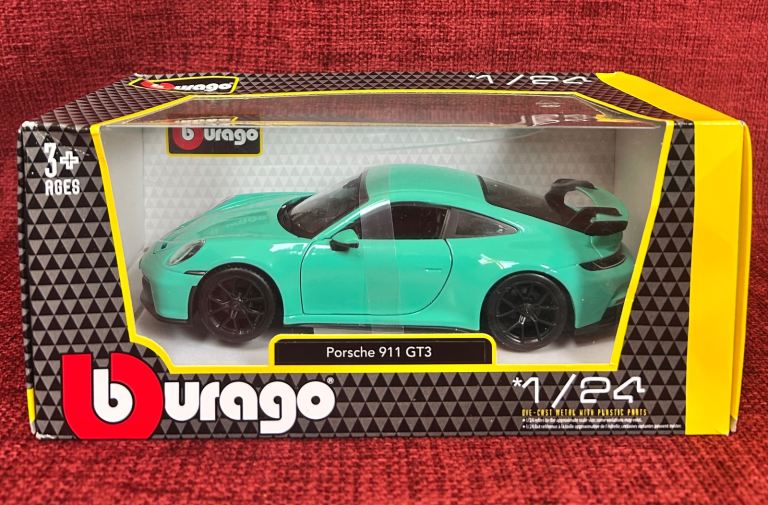 Porsche 911 GT3 Bburago 1:24 Scale Collectible Die Cast Model Car Brand New