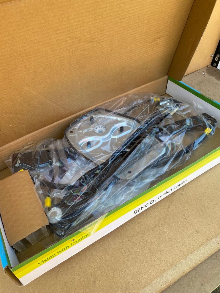 New/unused VW Golf Mk5 3 door R/H Electric Window Regulator 