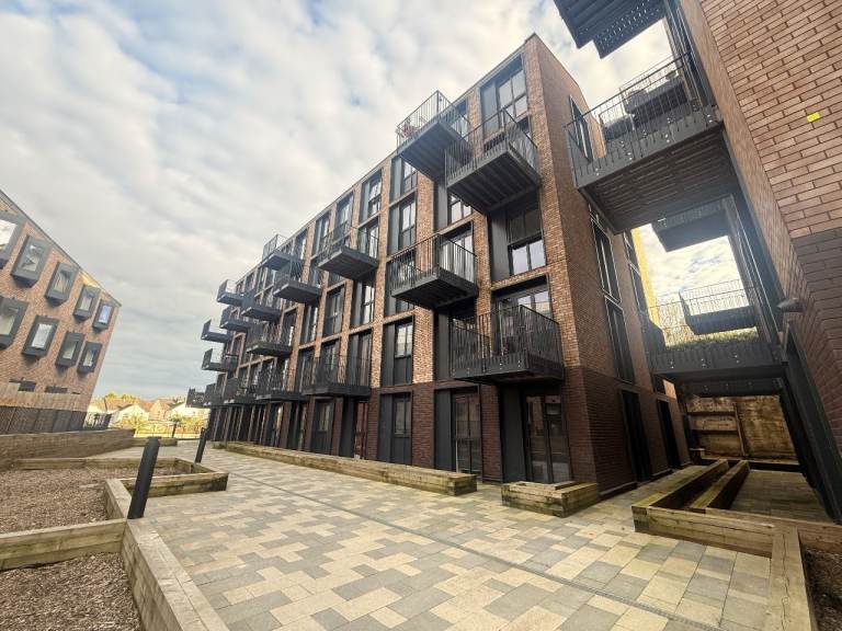 Luxury 1-Bedroom Flat For REnt at Williams Lodge, High Wycombe Buckinghamshire, HP11!!!