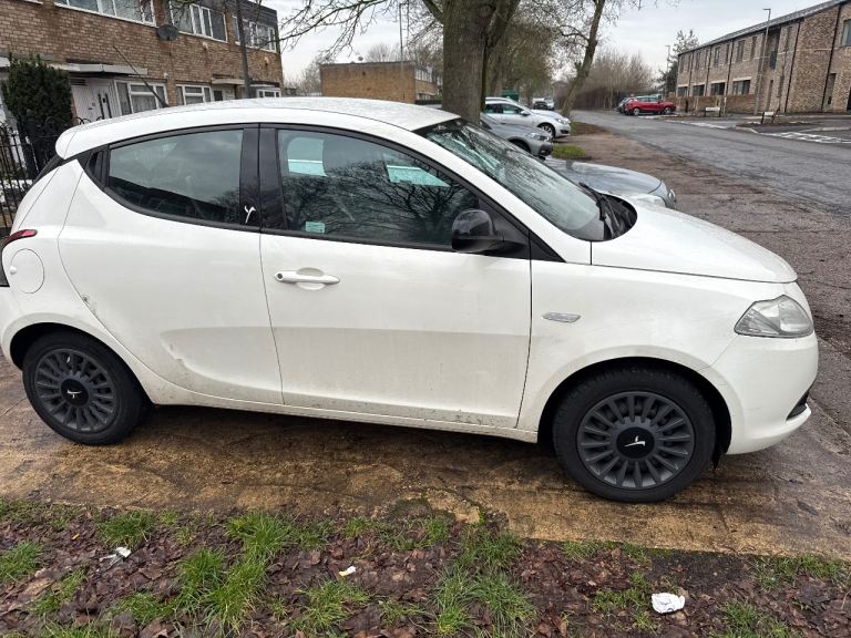 Chrysler, YPSILON, Hatchback, 2014, Manual, 1242 (cc), 5 doors