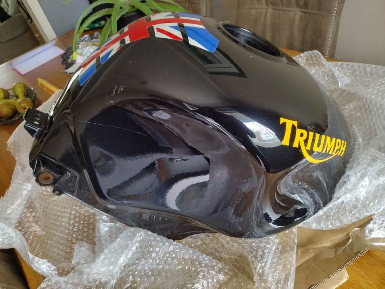 Triumph TT 600 petrol tank