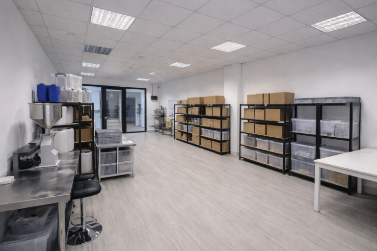 Large Workspace | Creative Studio | Office \to Rent In Leytonstone East London E10 