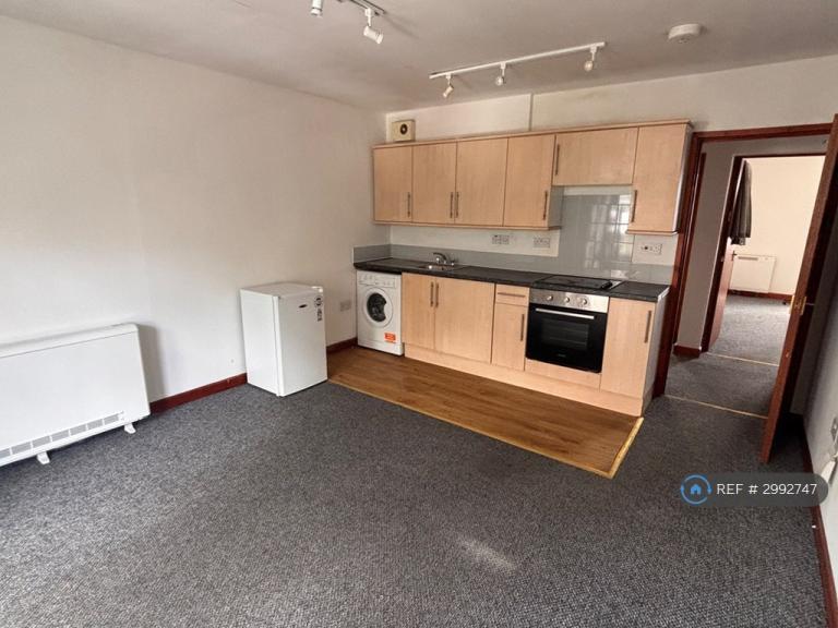 2 bedroom flat in City Road, Bristol, BS2 (2 bed) (#2992747)
