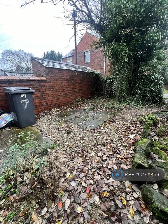 3 bedroom house in Hebron Street, Royton, Oldham, OL2 (3 bed) (#2721469)