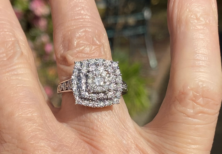 9ct White Gold Large Diamond Cluster Dress Ring. Size N weight 4.8g. Coll/ del only