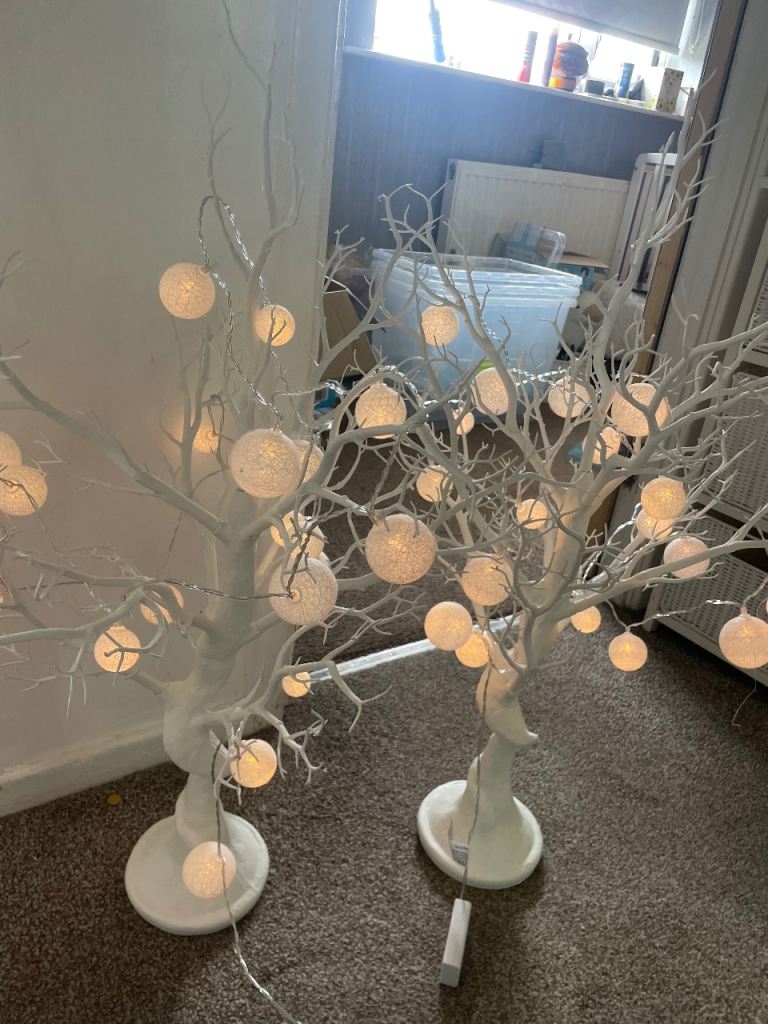 Wedding white trees x4
