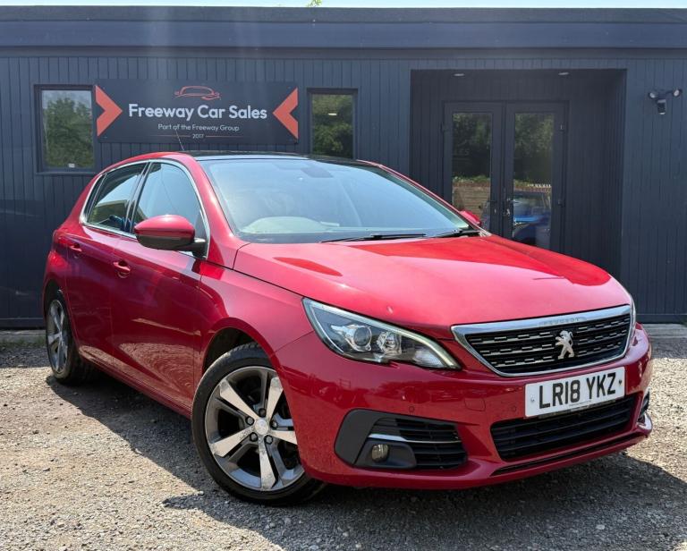 PEUGEOT 308 1.2 PureTech GPF Allure Hatchback 5dr Petrol, Full Pug Service